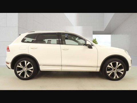 Volkswagen Touareg 3.0 Touareg V6 R-Line TDI BlueMotion Technology Auto 4WD 5dr 5