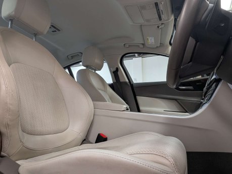 Jaguar XE 2.0 XE Portfolio i Auto 4dr 38