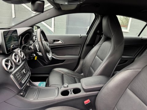Mercedes-Benz A Class A 200 D AMG LINE PREMIUM 32