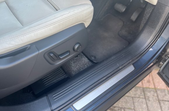 Volvo XC40 2.0 T4 INSCRIPTION PRO AUTO PETROL 23