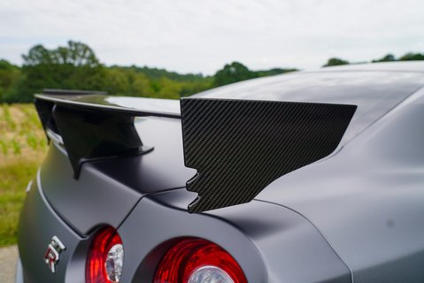 Nissan GT-R NISMO 17