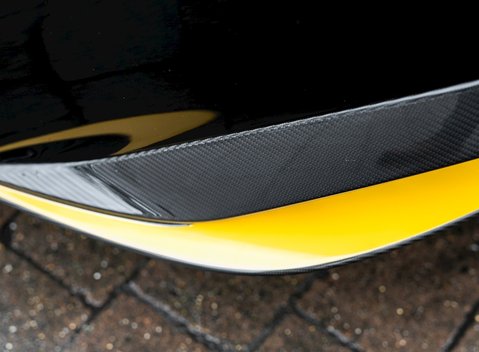 Aston Martin Vanquish S 30