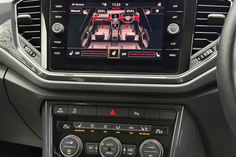Volkswagen T-Roc SEL TSI EVO DSG -WHITE SILVER -PAN ROOF -CAMERA -WINTER PACK  45
