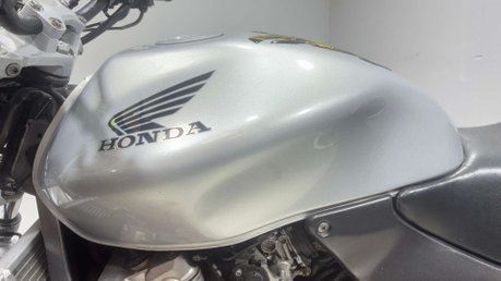 Honda CB 1998 42K GOOD COMMUTER BIKE NEW MOT SERVICED 600CC NAKED 31
