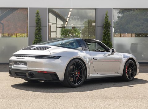 Porsche 911 Targa 4 GTS (992) 4