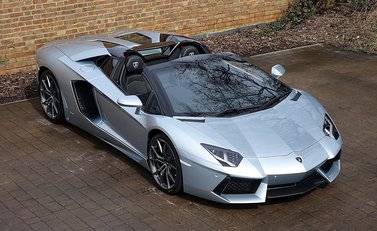 Lamborghini Aventador LP 700-4 Roadster 27