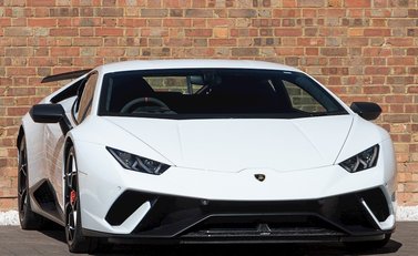 Lamborghini Huracan LP640-4 Performante 1