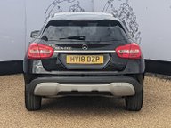 Mercedes-Benz GLA GLA200 SE 8