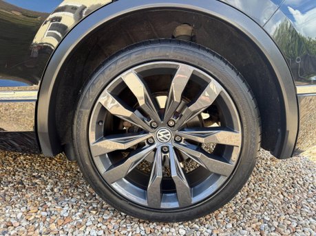 Volkswagen Tiguan 2.0 TDI BlueMotion Tech R-Line DSG 4Motion Euro 6 (s/s) 5dr 13