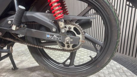 Honda CB 2023 4K DAMAGED SPARES OR REPAIR RUNNING PROJECT BIKE 125CC 8