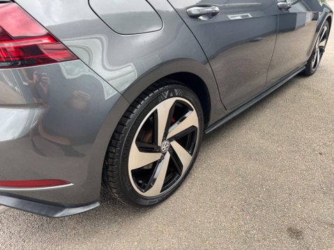 Volkswagen Golf GTI TSI DSG 26