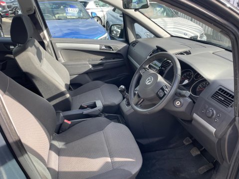 Vauxhall Zafira 1.6 16V Exclusiv Euro 5 5dr 9