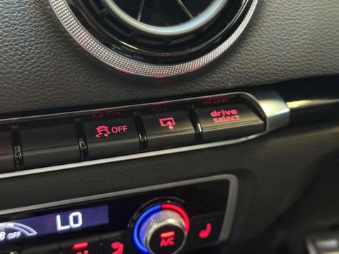 Audi RS3 2.5 TFSI Sportback 5dr Petrol S Tronic quattro Euro 6 (s/s) (Nav) (367 ps) 53