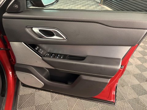 Land Rover Range Rover Velar 2.0 D180 R-Dynamic SE Auto 4WD Euro 6 (s/s) 5dr 39