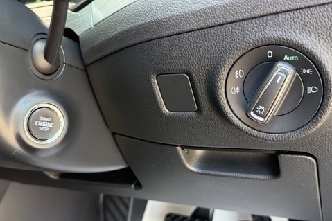 Skoda Superb SE TECHNOLOGY IV DSG - 11 SERVICES AT SKODA -HYBRID AUTOMATIC ESTATE 53