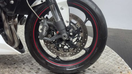 Triumph Street Triple R 2015 15K QUICK SHIFTER ARROW EXHAUST NEW MOT NAKED BIKE 43