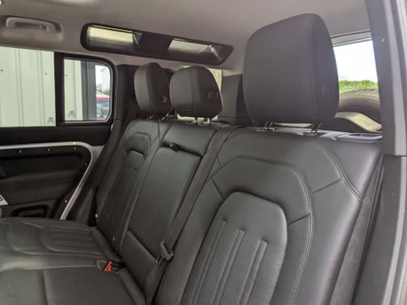 Land Rover Defender 3.0 Defender SE D MHEV Auto 4WD 5dr 67