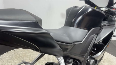 Yamaha R125 YZF 2023 ONLY 4K 1 OWNER NEW MOT SERVICED SPORTS BIKE 125CC 10