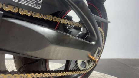 Yamaha FZ1 FAZER 2011 ONLY 19K VERY CLEAN 1000CC NAKED MOT SERVICED 45