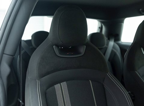 Mini Hatch John Cooper Works Challenge 11