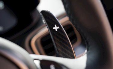 Aston Martin DBS Superleggera 17