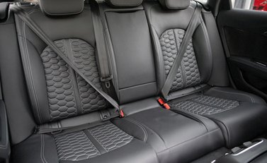 Audi RS6 Avant Performance 13