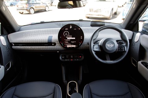 Mini Hatch SE EXCLUSIVE 3