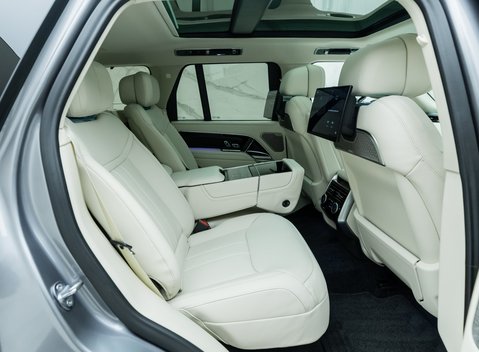 Land Rover Range Rover P550e Autobiography 16