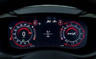 Aston Martin DBX 707 18