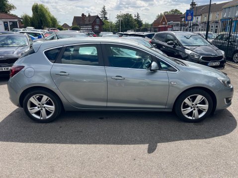 Vauxhall Astra 1.4 16v SRi Euro 5 5dr 7
