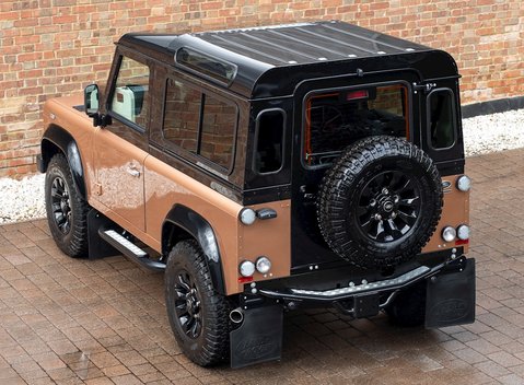 Land Rover Defender 90 Autobiography Edition 9