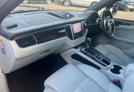 Porsche Macan 3.0 S PDK 4WD AUTO £12000 OF EXTRAS 36