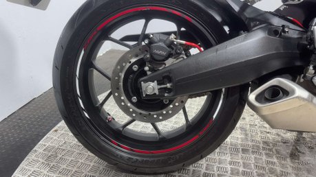 Honda CBR 2024 74 PLATE E-CLUTCH ONLY 240 MILES MOT AUTO 650CC SPORTS BIKE 32