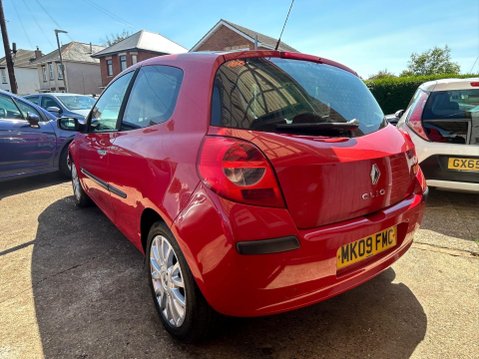 Renault Clio 1.2 TCe 16v Dynamique 3dr 3