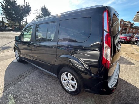 Ford Grand Tourneo Connect TITANIUM TDCI 5