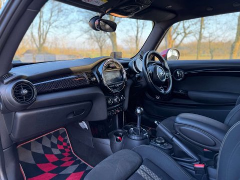 Mini Hatch 2.0 John Cooper Works 3dr 37