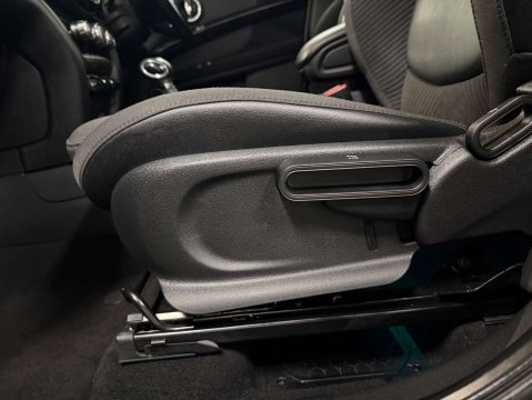 Mini Countryman 1.5 Countryman Cooper Auto 5dr 34