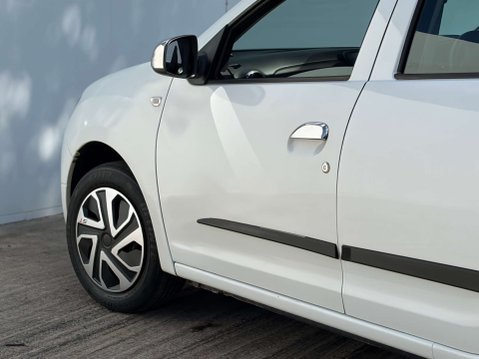 Dacia Sandero 1.1 Sandero Ambiance 5dr 37