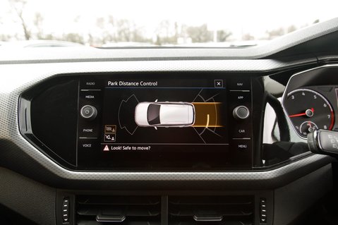 Volkswagen T-Cross ACTIVE TSI DSG 35