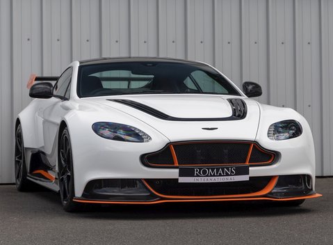 Aston Martin Vantage GT12 1