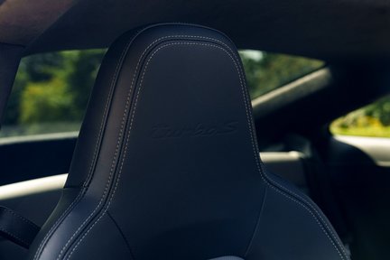 Porsche 911 TURBO S PDK 28