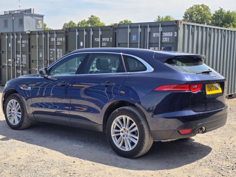 2017 Jaguar F-PACE thumbnail 16