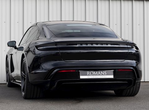 Porsche Taycan Turbo S 3