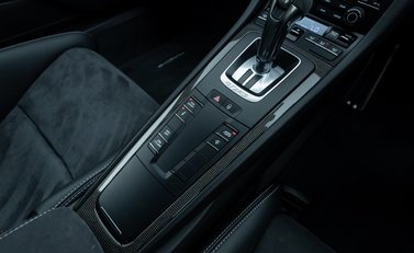 Porsche 911 GT2 RS (991) 24