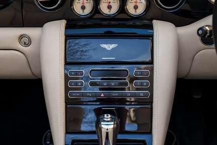 Bentley Azure 18