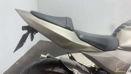 Kawasaki Z1000 2006 28K NAKED 1000CC NEW MOT RECENTLY SERVICED CLEAN BIKE 38
