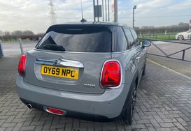 Mini Hatch COOPER EXCLUSIVE 5 DOOR AUTOMATIC 9