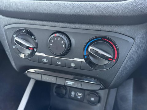 Hyundai i20 1.2 SE Launch Edition Euro 6 (s/s) 5dr 16