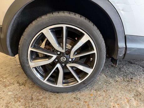 Nissan Qashqai 1.2 DIG-T Tekna 2WD Euro 6 (s/s) 5dr 25