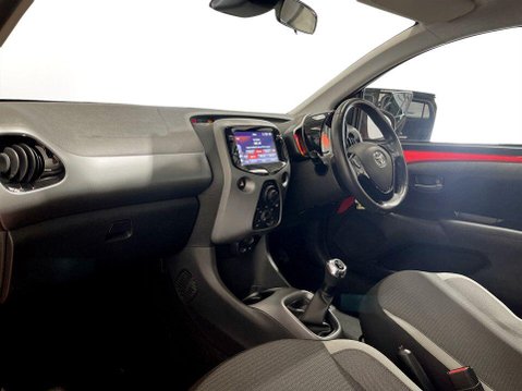 Toyota Aygo 1.0 VVT-i x-play Hatchback 5dr Petrol Manual Euro 6 (s/s) (71 ps) 15
